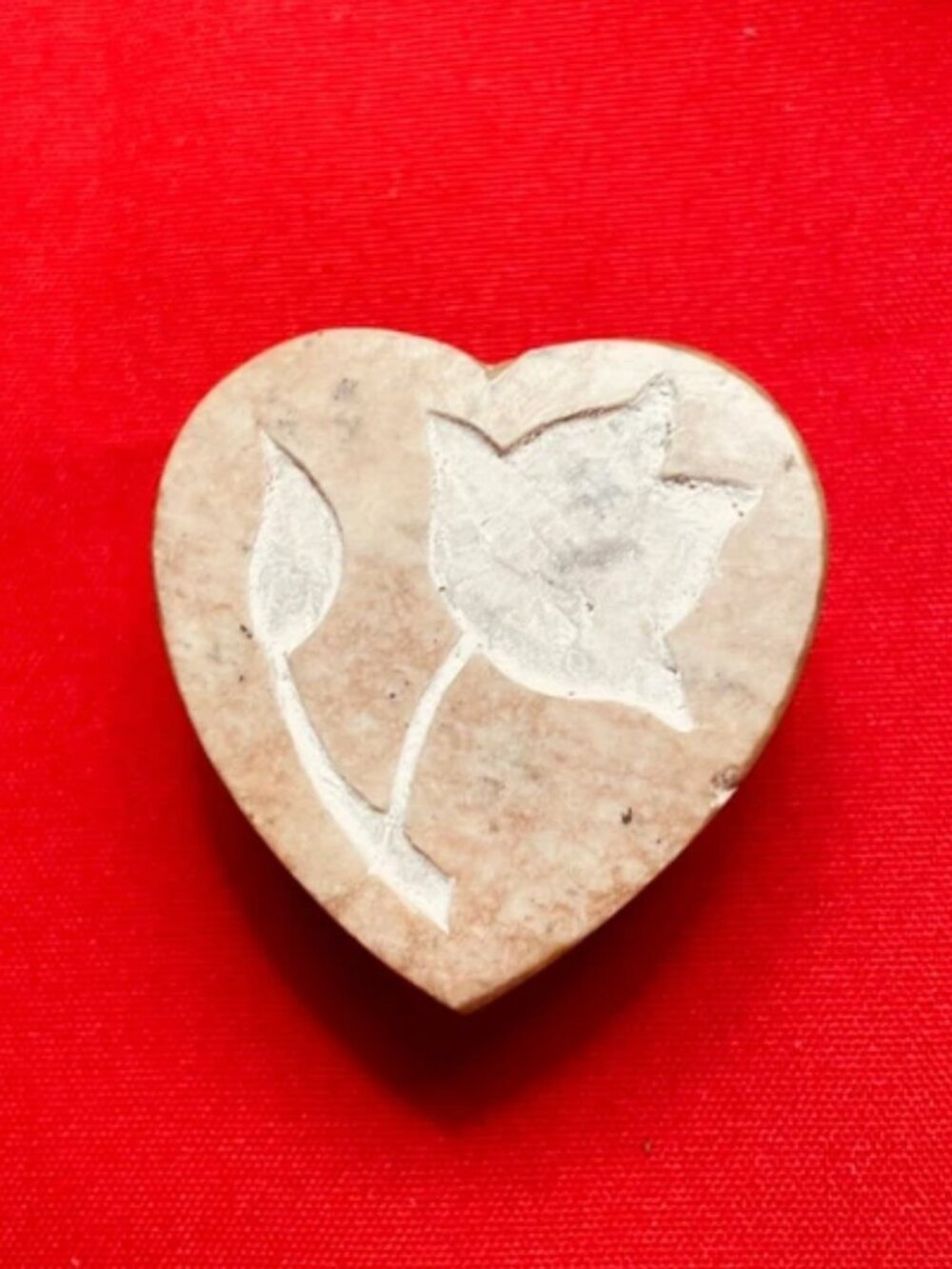Carved flower stone heart trinket box with lid